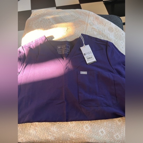 Figs long sleeve top - Picture 1 of 3